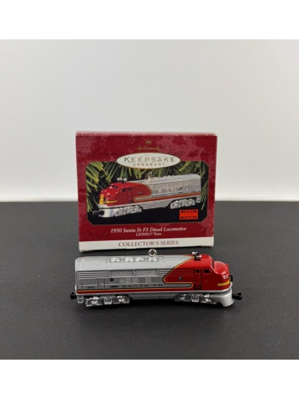 Hallmark Ornament 1950 Santa Fe F3 Diesel Locomotive Lionel Train Dated 1997